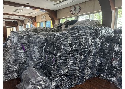 50,000 men's sweaters cardigans sent to Europe